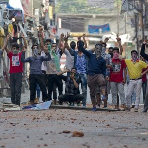 कश्मीर को जोड़ने वाली डोर अब सड़ रही है!