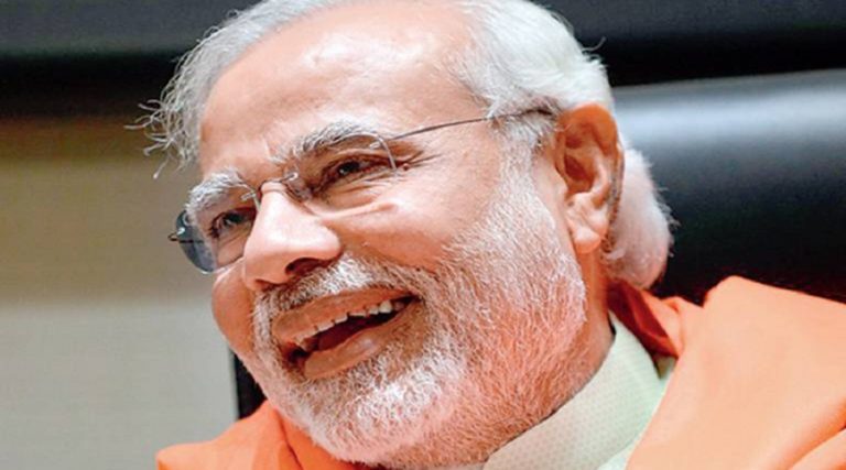 अरे भइया! मोदीजी तो बस ले रहे हैं