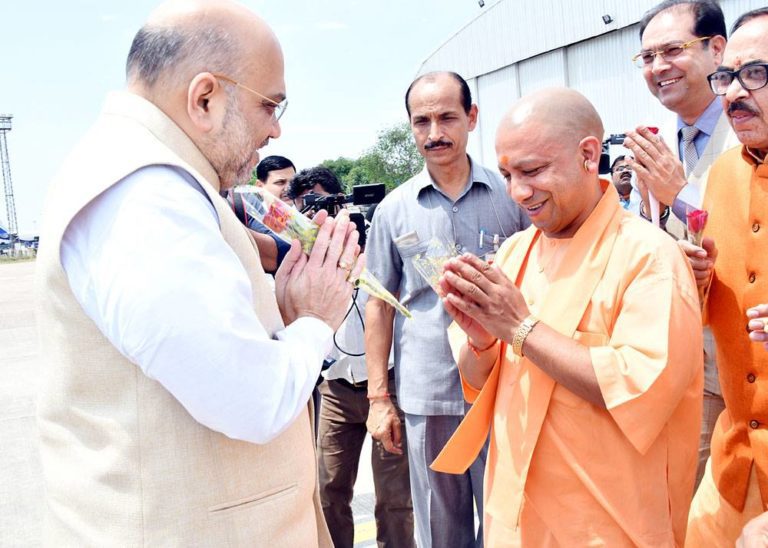 फेसबुक को बाबा पसंद हैं