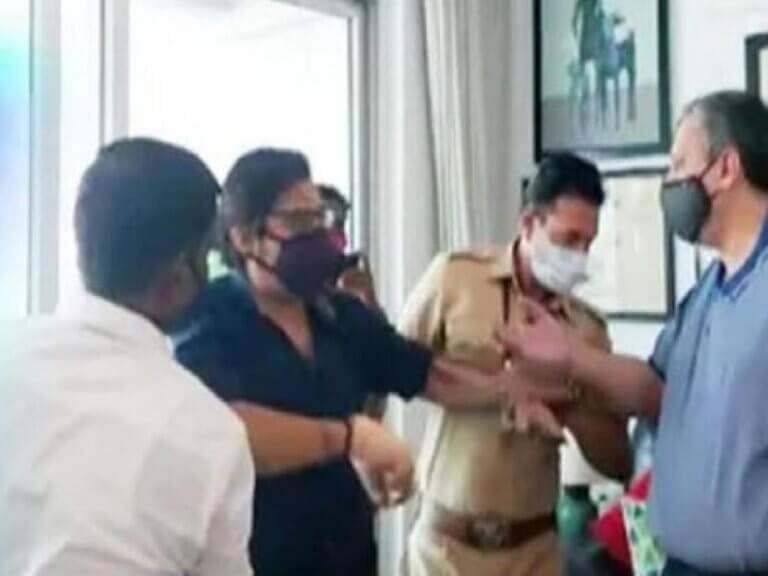 अर्णब गोस्वामी की गिरफ्तारी और सत्ता का मनमाना इस्तेमाल